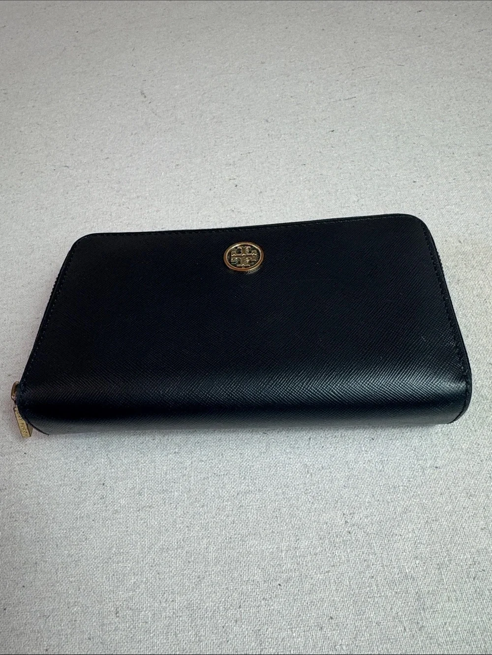 Tory Burch Robinson Black Saffiano Double-Zip Wallet with Gold Logo